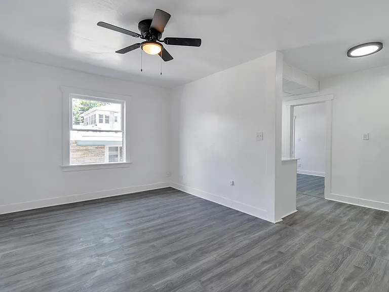 150 South Apartments — Photo 27