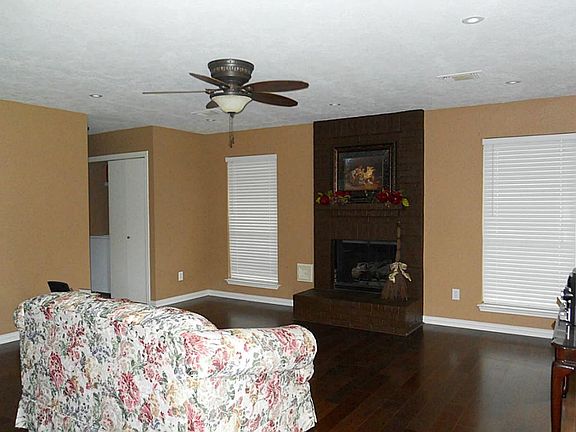 4th image of 1517 Wexford Dr