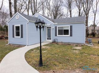 1901 Sherborn Dr, Holland, OH