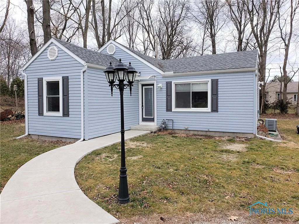 1901 Sherborn Dr photo 1