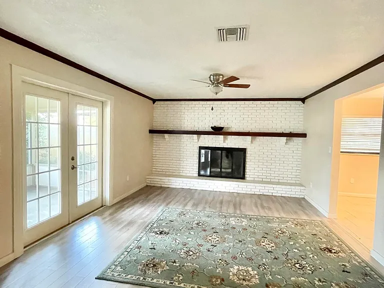 3025 Briarwood Ln — Photo 4