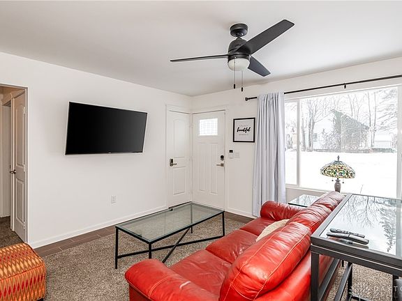 5th image of 671 Latham St