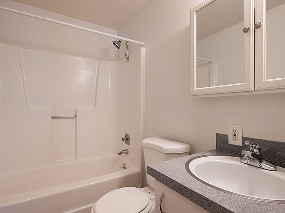 5th image of 3101 E D St APT 9