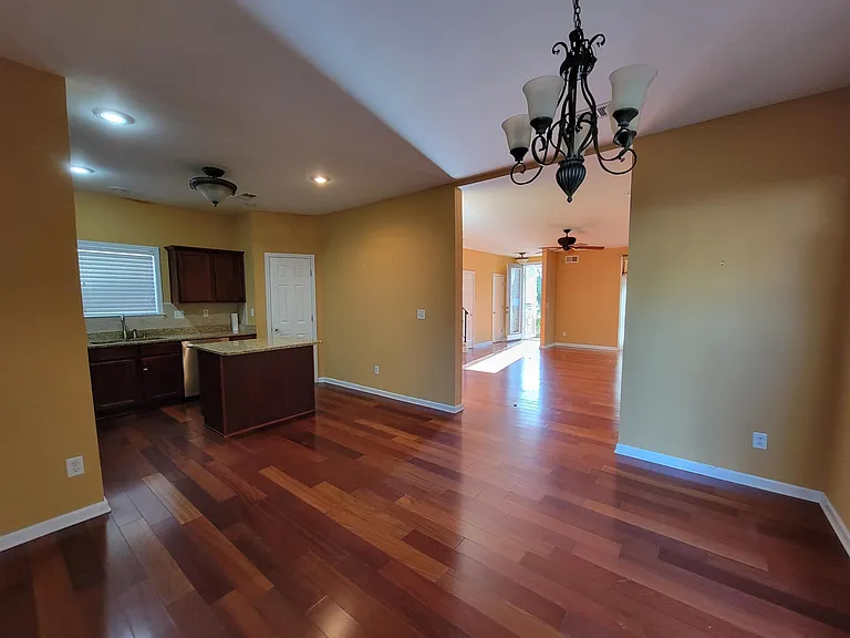 1404 Island Pl E — Photo 4