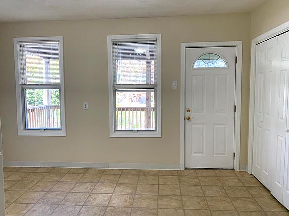 4th image of 440 Saratoga St #2