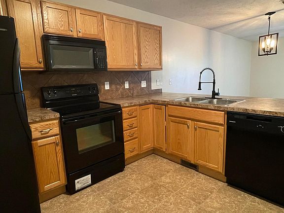 3rd image of 6481 Forest Park Dr