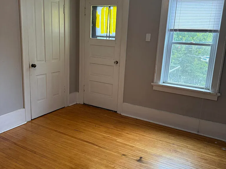 1369 Main St #1/2 — Photo 18