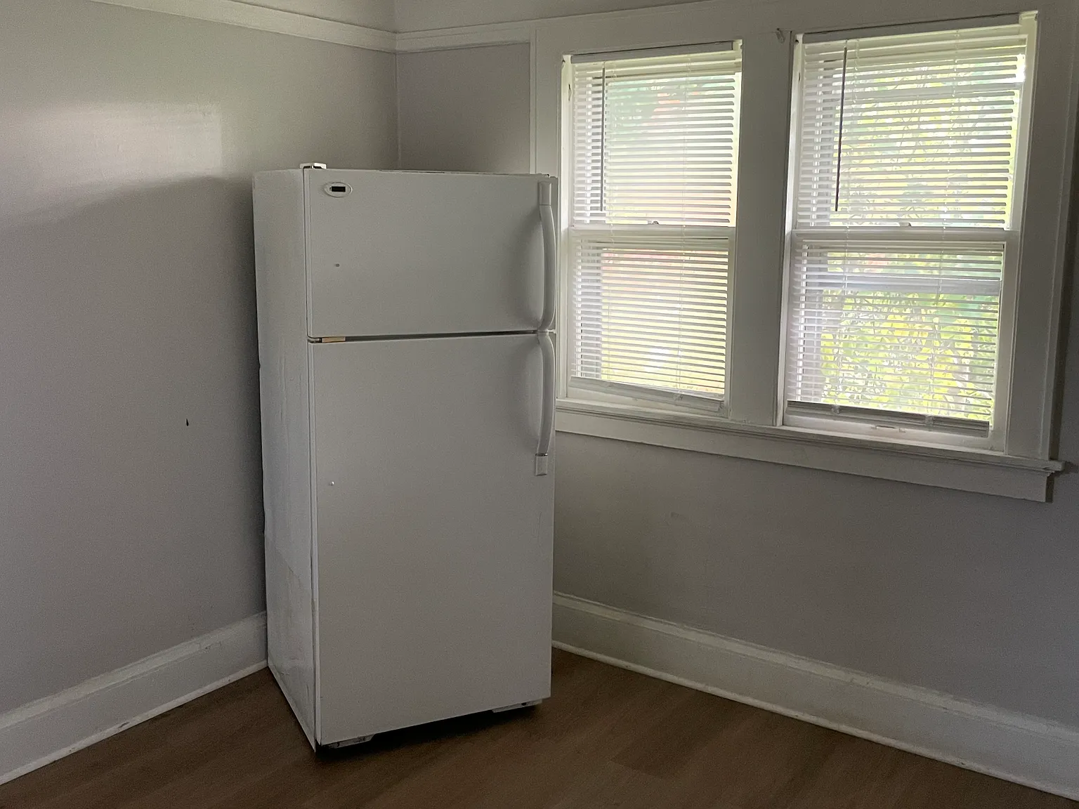 2 bed, 1050 sqft, $1,300 — Photo 3
