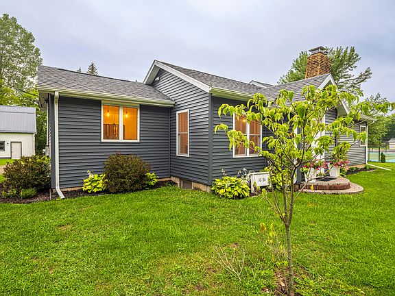 3rd image of 10084 Gast Rd