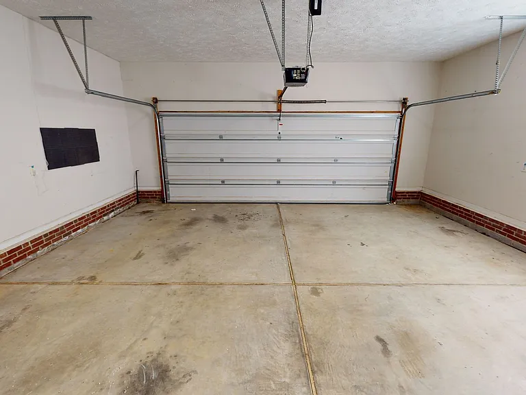 2438 Larwood Dr — Photo 34