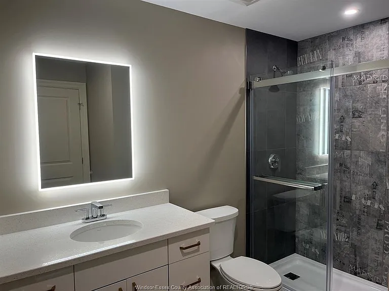 531 Pelissier St #206 — Photo 8