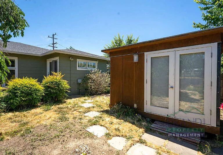 219 Mark Twain Ave — Photo 17
