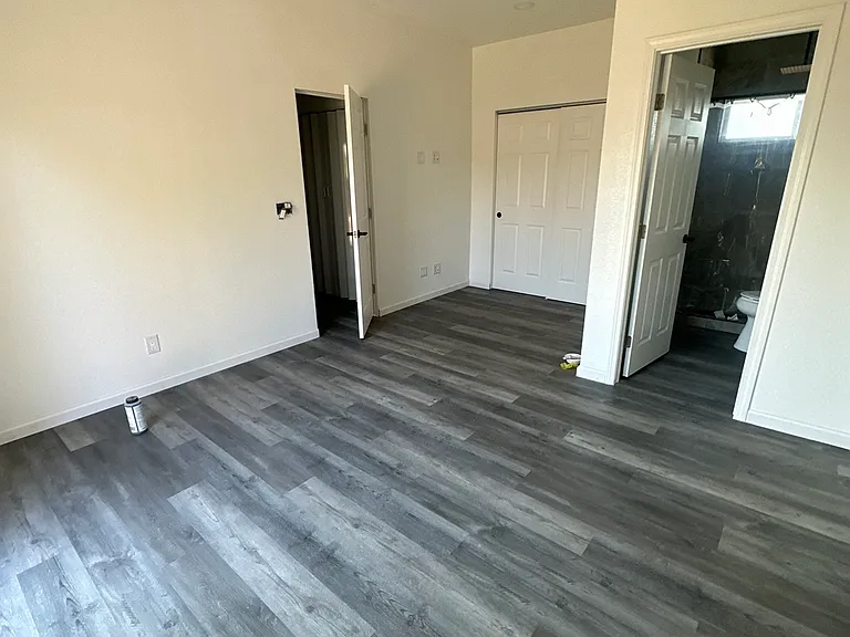 445 W Swain Rd — Photo 8