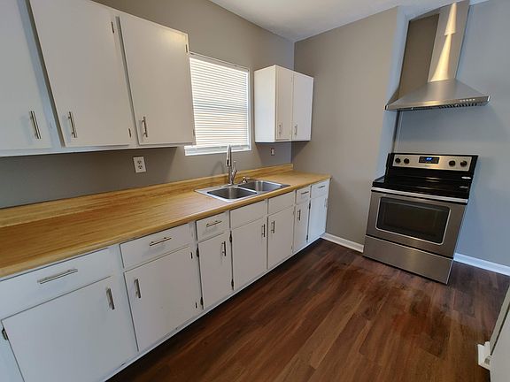 5th image of 316 E Emerald Ave