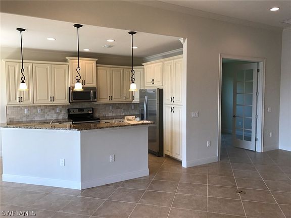 4th image of 8593 Banyan Bay Blvd S