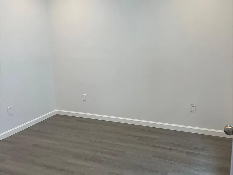653 Jersey Ave #C — Photo 2