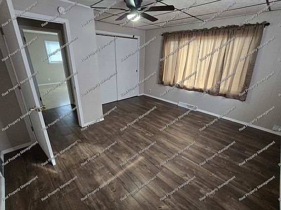 5th image of 7427 Magoun Ave
