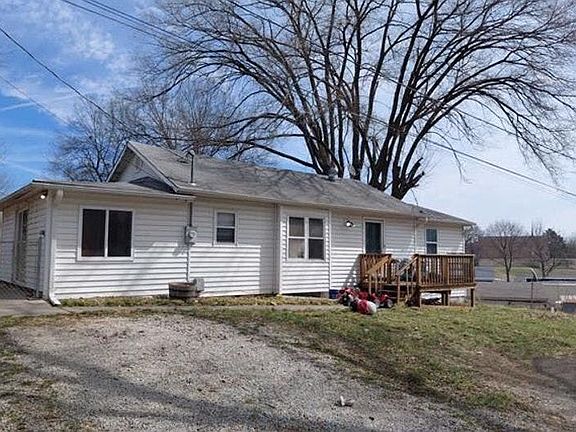3rd image of 3812 NE Drexel Rd