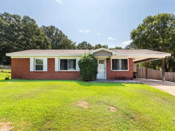 104 Princeton Dr, Childersburg, AL 35044