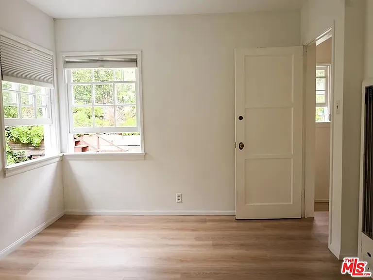 1322 N Beverly Glen Blvd — Photo 10