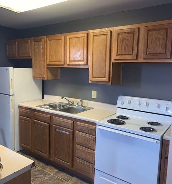 1st image of 102 N Scott St APT 202