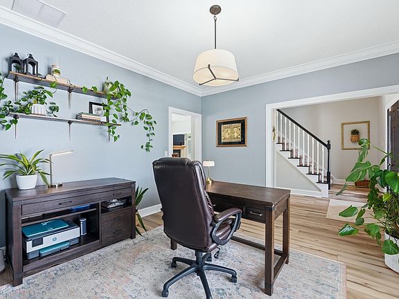 4th image of 2142 Laurelwood Dr