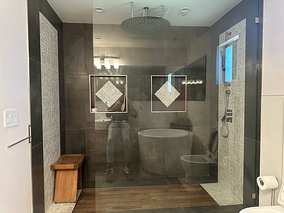 4th image of 3164 Atwater Ave #1
