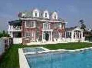 109 S Pembroke Ave, Margate, NJ 08402