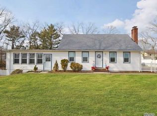 79 Wicks Rd, Commack, NY 11725