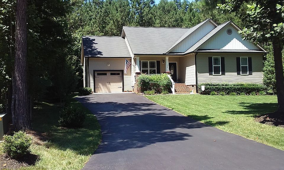 1st image of 130 Grist Mill Dr
