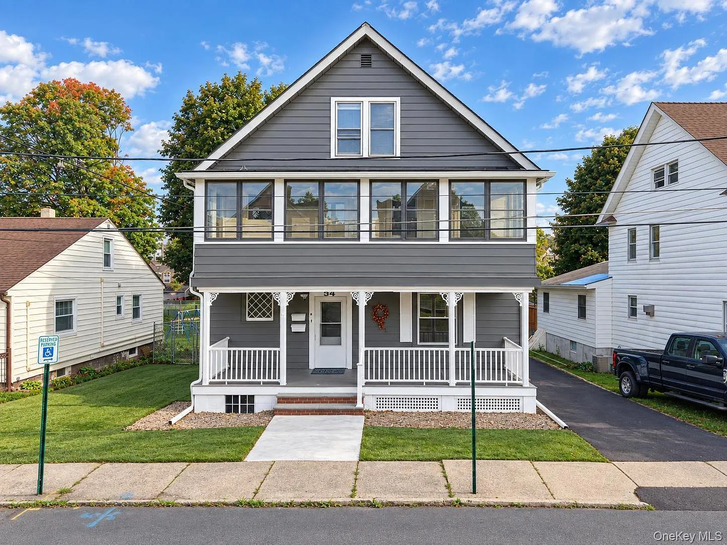 3 bed, 1.0 bath, 1400 sqft, $3,000 — Photo 1