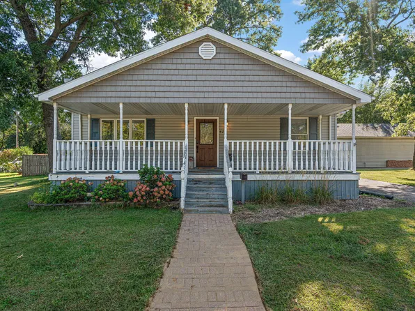 427 N Indiana St, Griffith, IN 46319