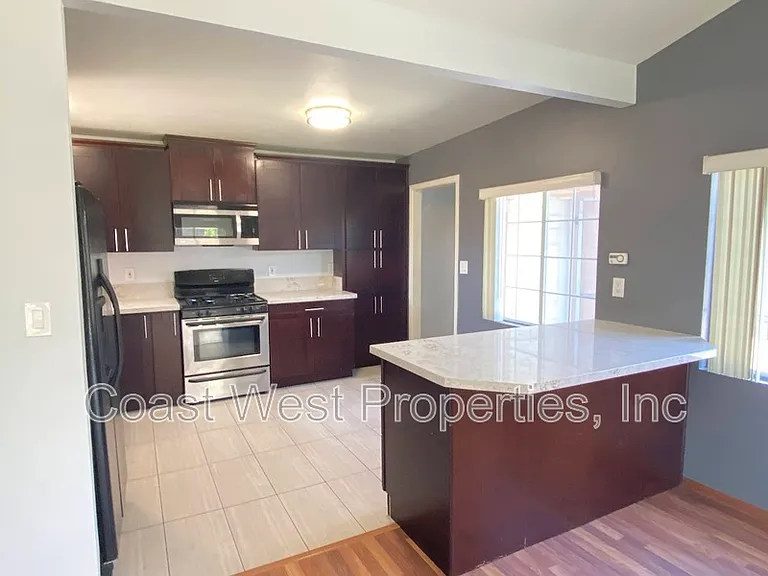 9161 Huntington Ave — Photo 8