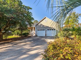 8120 Lakeview Dr, Wilmington, NC 28412