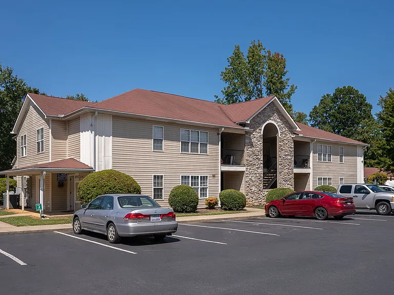 Nevin Place Apartments — Photo 4