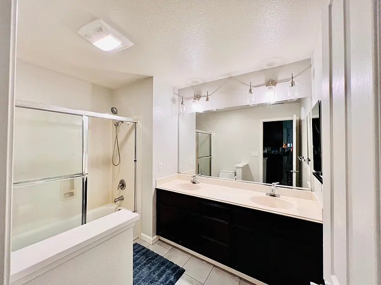 2nd Bathroom
