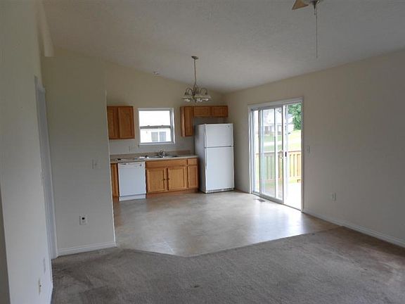 2nd image of 3005 Hornbeam Dr