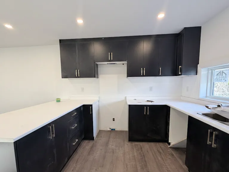 184 Ottawa St S #UPPER — Photo 7