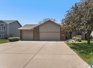 6305 S Crane Ave, Sioux Falls, SD 57108
