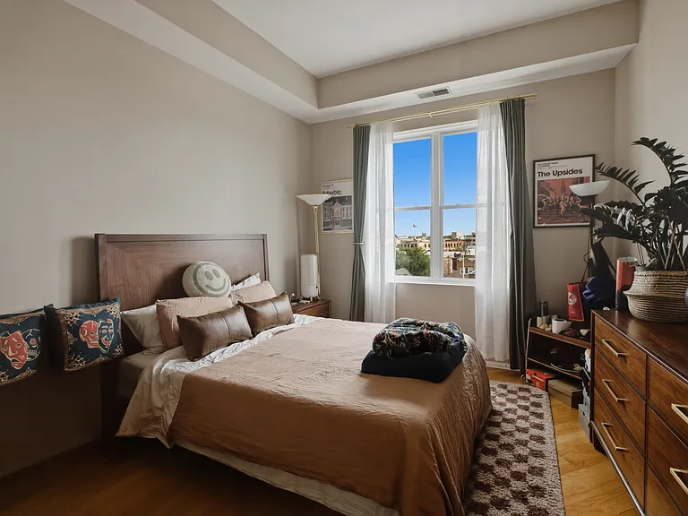 2327 W Wolfram St #513 — Photo 5