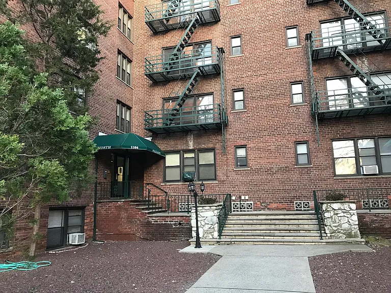 1104 Palisade Ave #3R — Photo 16