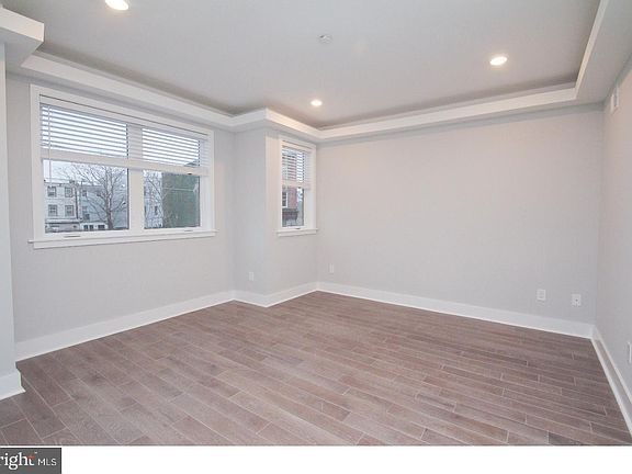 3rd image of 2652 Frankford Ave #2