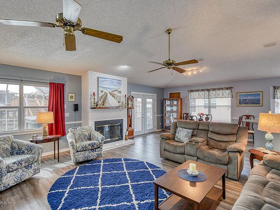 5th image of 121 Orange Dr