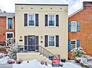 8253 Taunton Pl, Springfield, VA 22152