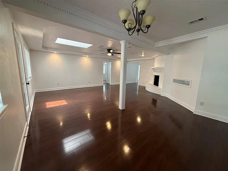 2075 Little Cedar Dr — Photo 6