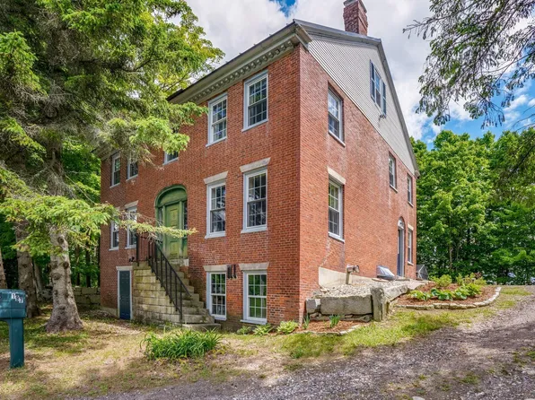 197 Portland Road, Gray, ME 04039