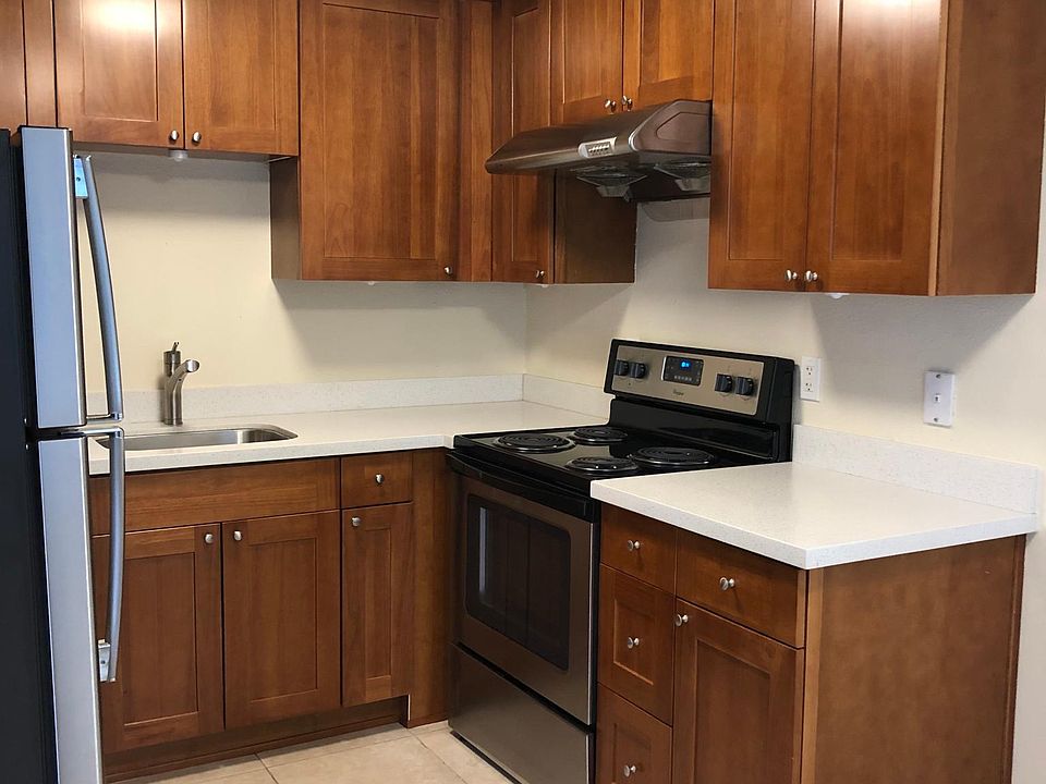 Eat-in kitchen