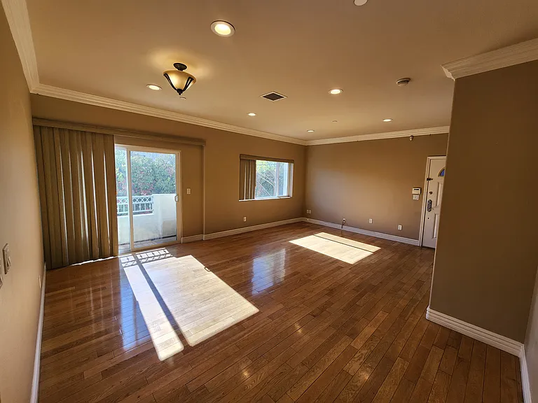 13620 Valerio St #10 — Photo 2