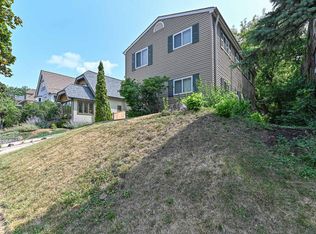 2520 N Murray Ave #2522, Milwaukee, WI 53211