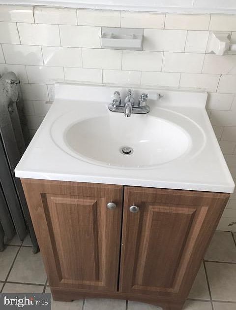 2nd image of 5939 N Camac St